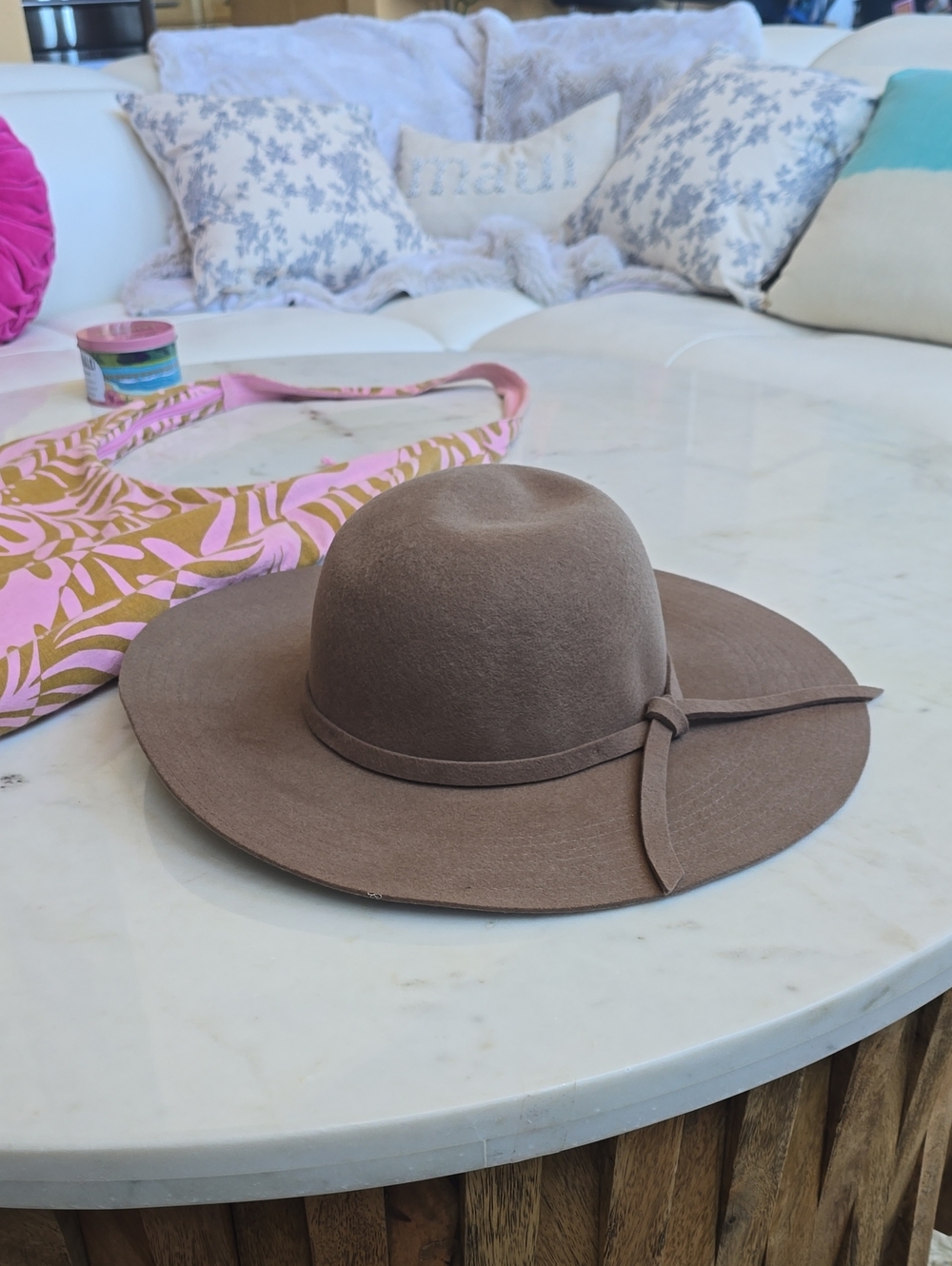 100% Wool Hat In Taupe O/S - Picture 10 of 10